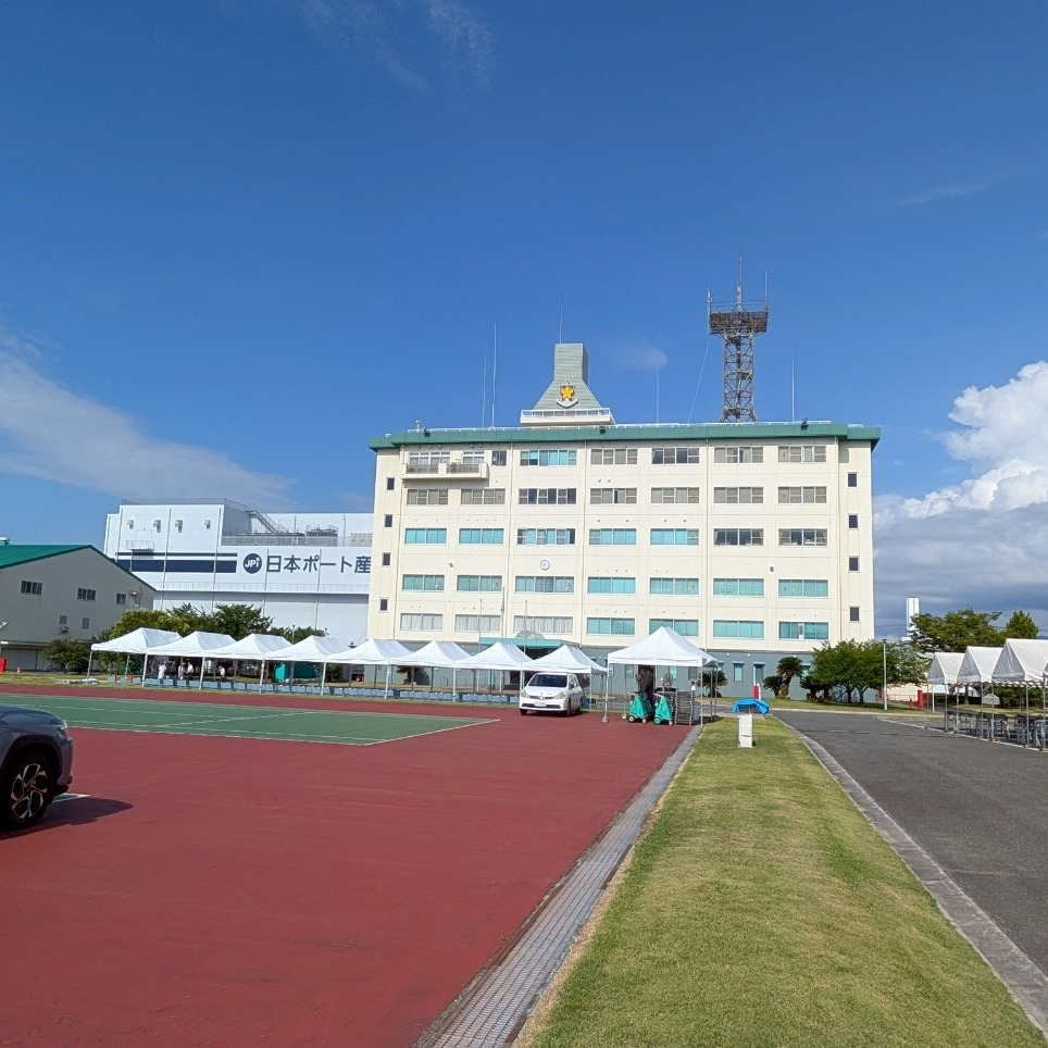 海上自衛隊　阪神基地で掃海艦と掃海艇の見学