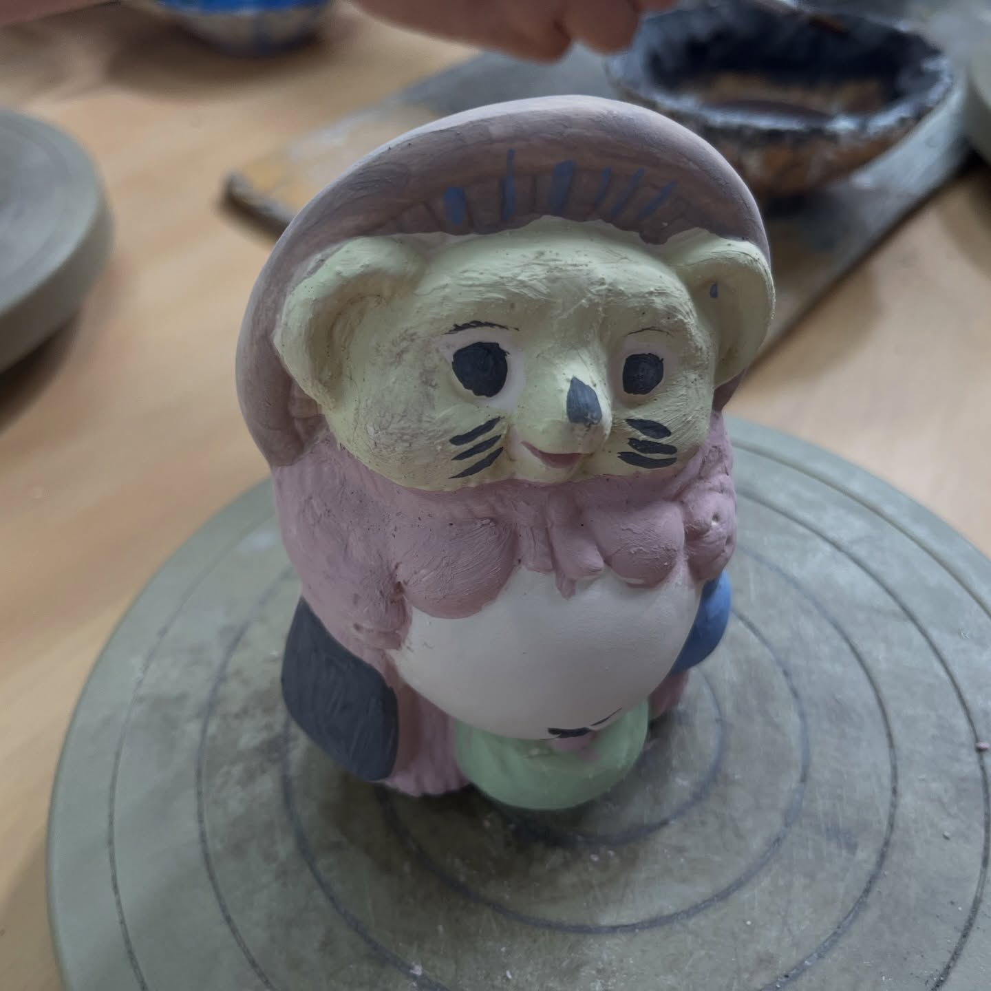 本日は旭ヶ丘3丁目町会様のレクリエーションで、信楽焼絵付け体...