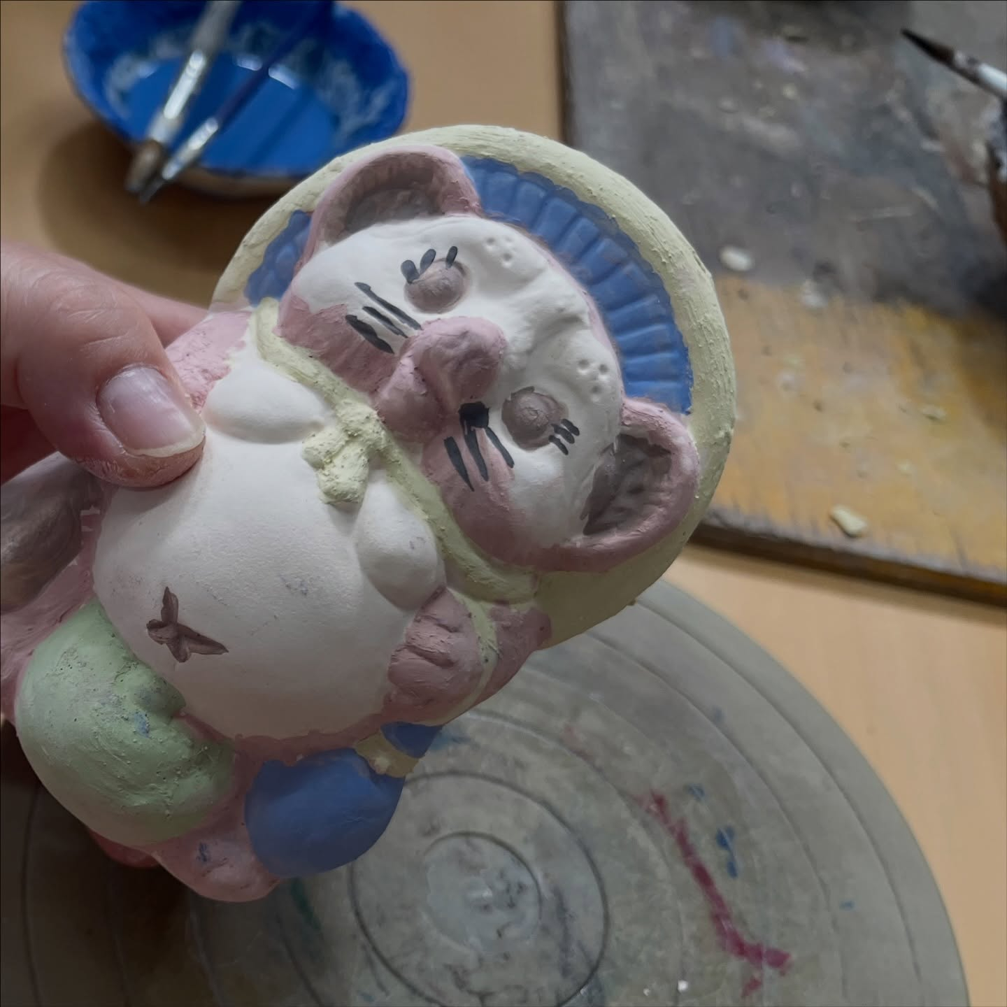 本日は旭ヶ丘3丁目町会様のレクリエーションで、信楽焼絵付け体...